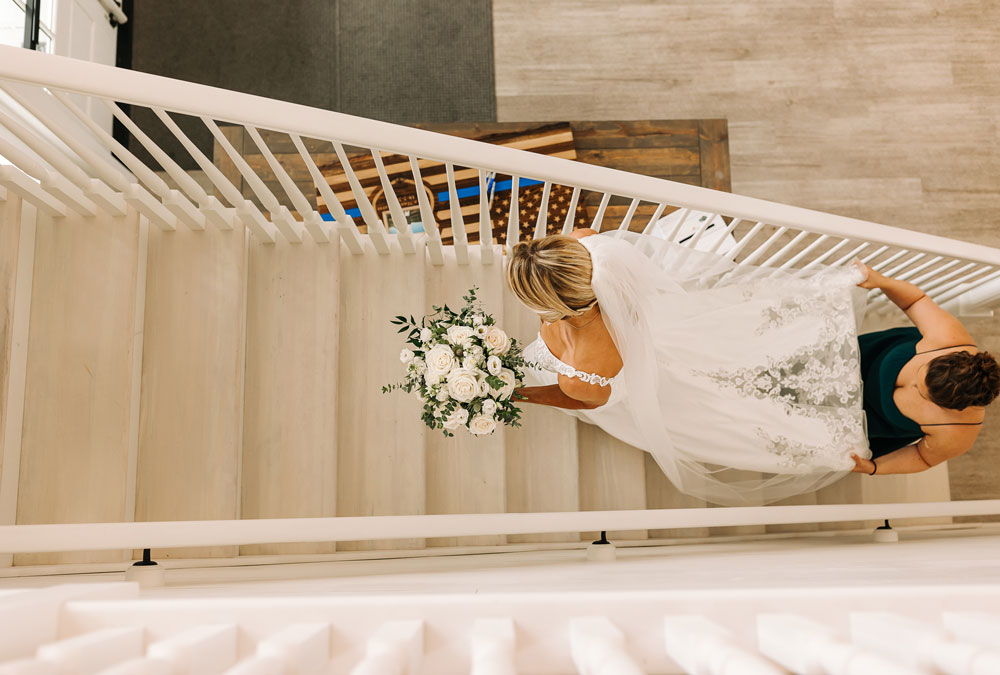 2021-10-02Kim&Tony_lavitaphotography-404 Elegant vineyard wedding reception Illinois photography by Lavita Photography