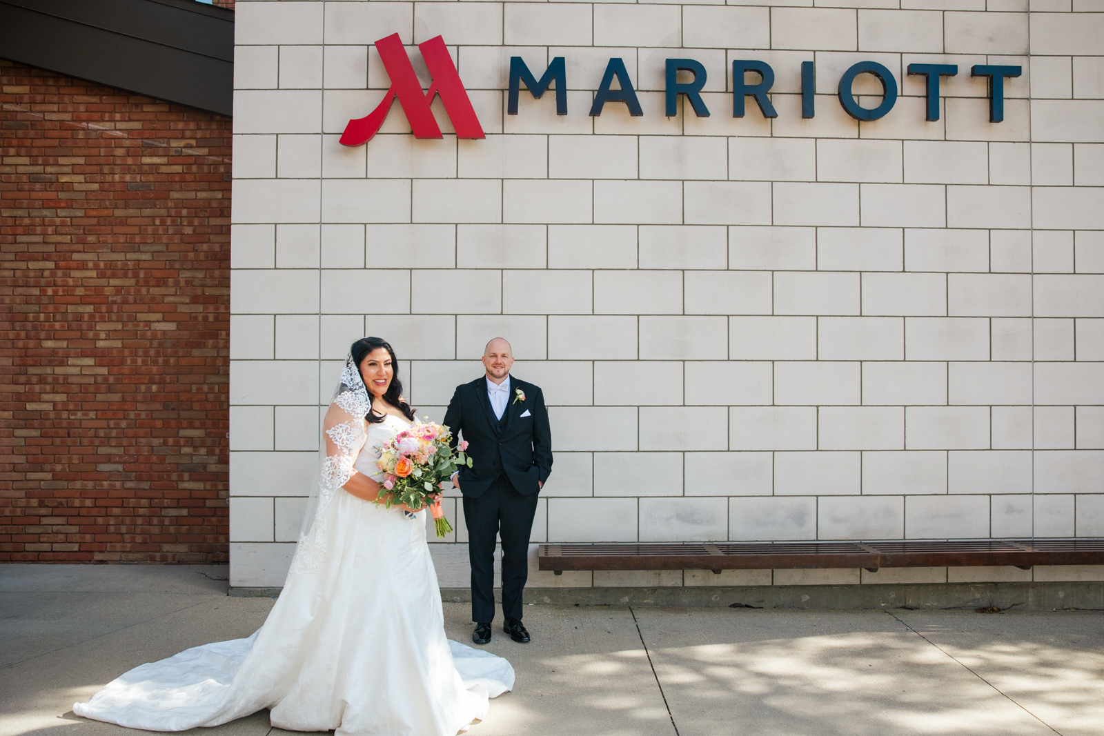 bride and groom portraits Lincolnshire Marriott Resort wedding