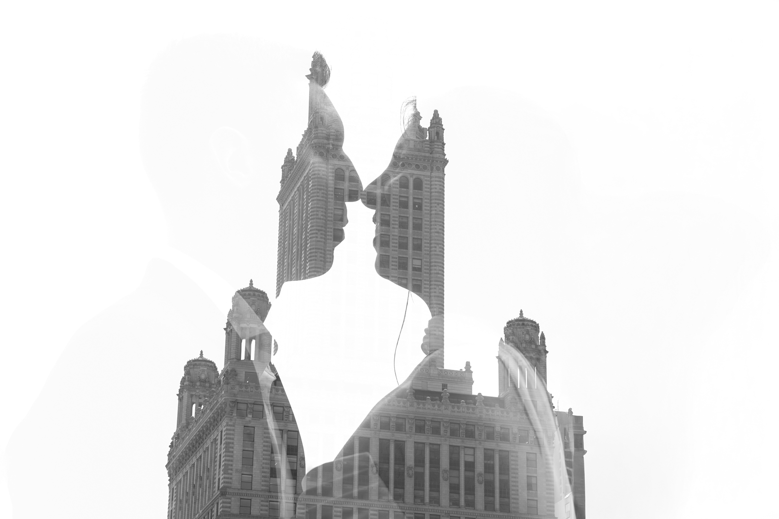 Engagement session at Wrigley Building Chicago