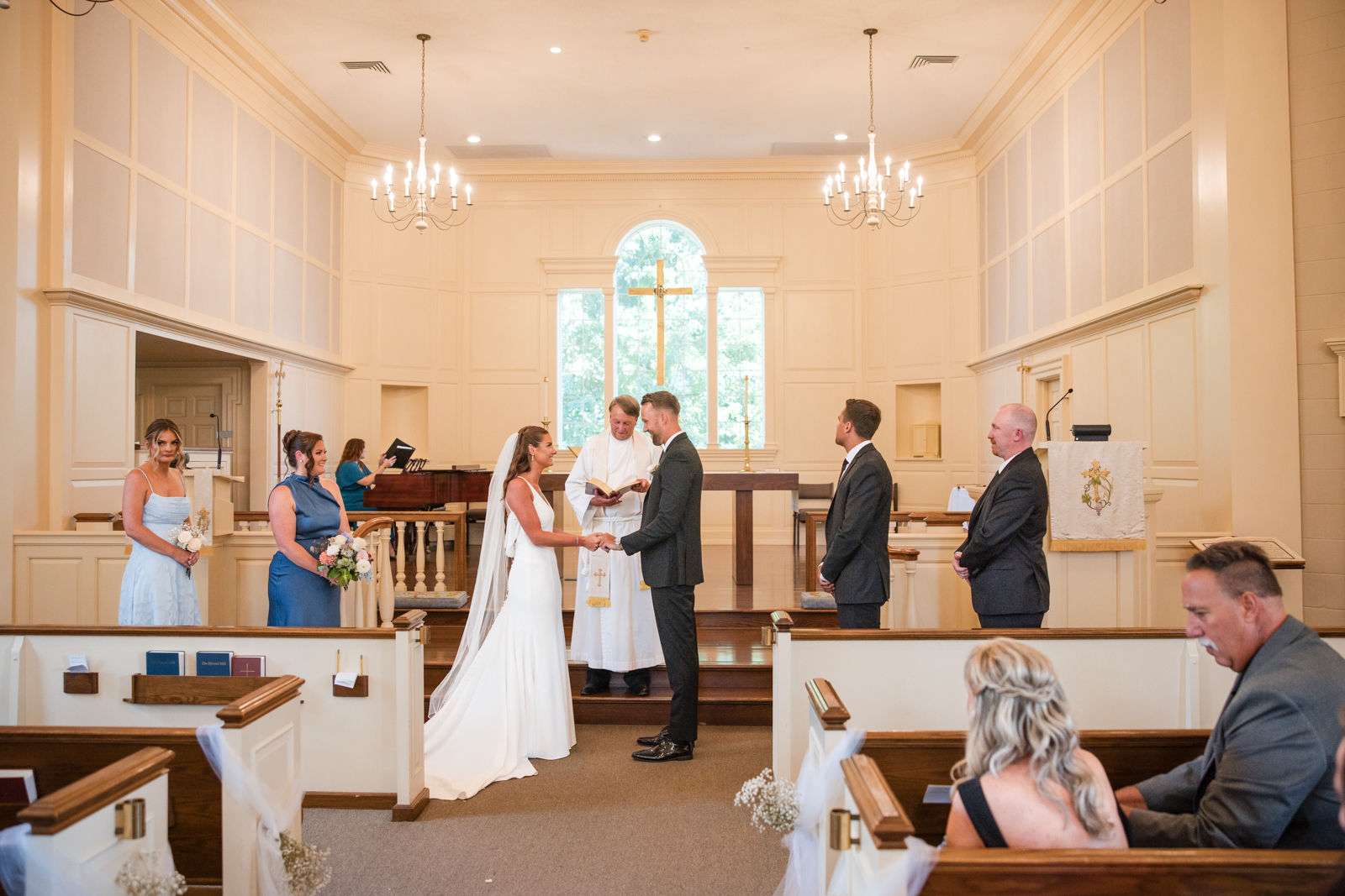 Intimate wedding_Lavita Photography-25