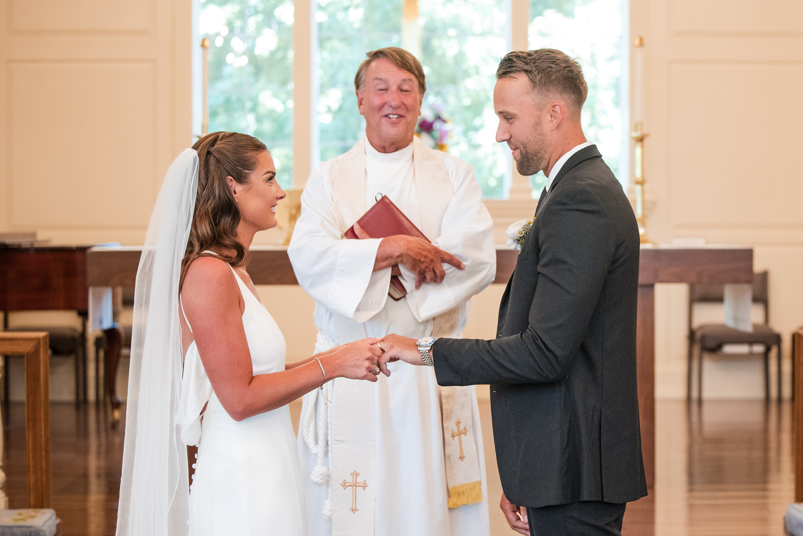 Intimate wedding_Lavita Photography-32 Emily and Alex exchanging vows intimate wedding Barrington IL