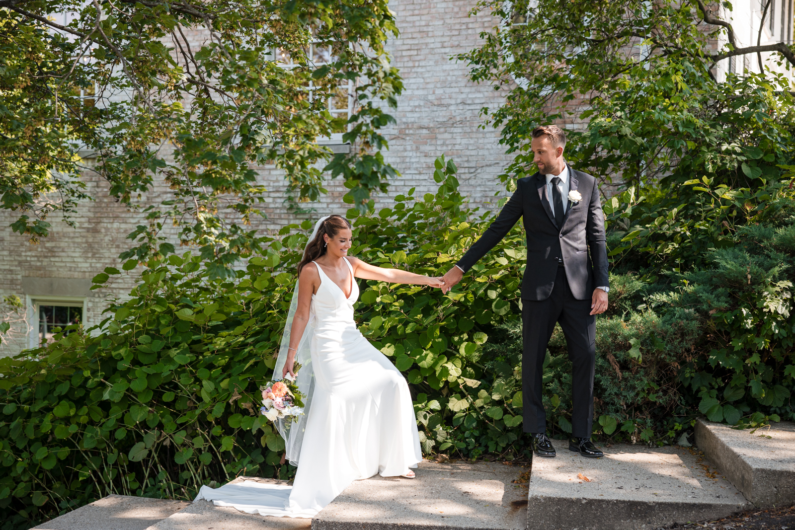 Intimate wedding_Lavita Photography-48 bride and groom portraits intimate wedding Barrington Illinois
