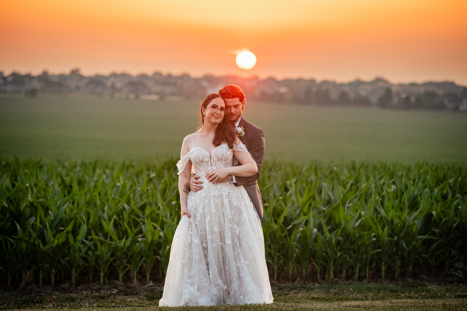 Wedding portraits golden hour open field Venue 5126